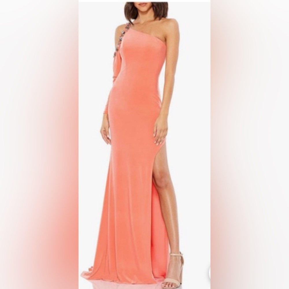 Mac Duggal Salmon Colored EMBELLISHED EVENING DRESS size 4 zip up